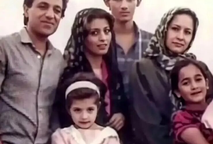 آزیتا حاجیان 30 ساله در کنار مرجان خواننده/عکس