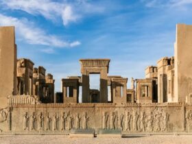 "نادیا و پویا"؛ آیا نام های ماندگار بر دیوار تخت جمشید هستند یا زخمی تازه بر پیکره خاطره تاریخی ایران؟/ نوشتن بنا بر آثار تاریخی جرم است؟