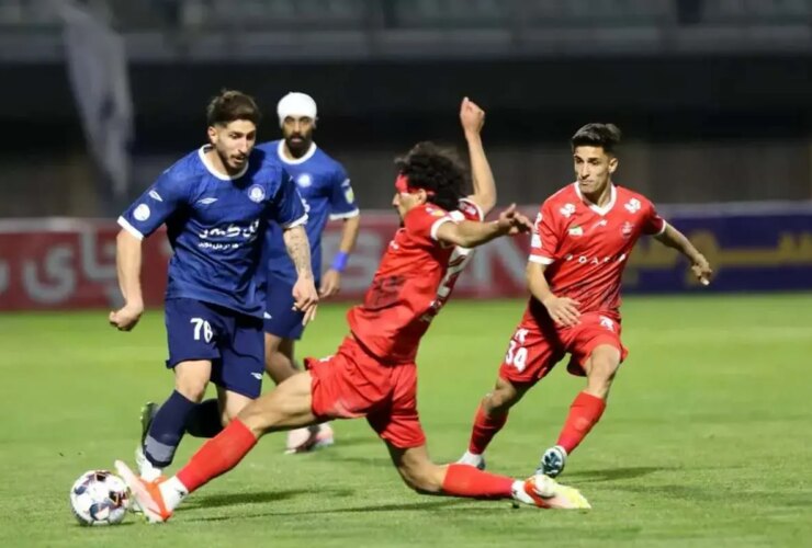 تعویض سیستم بیهوده پرسپولیس مقابل گل گهر