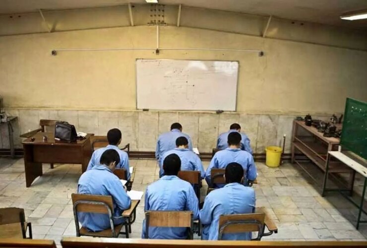 آموزش و پرورش اجازه بازداشت دانش آموزان در مدرسه را نمی داد