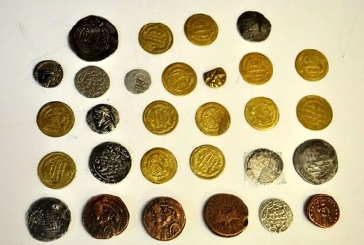 کشف 15 سکه نقره اشکانی در ایلام