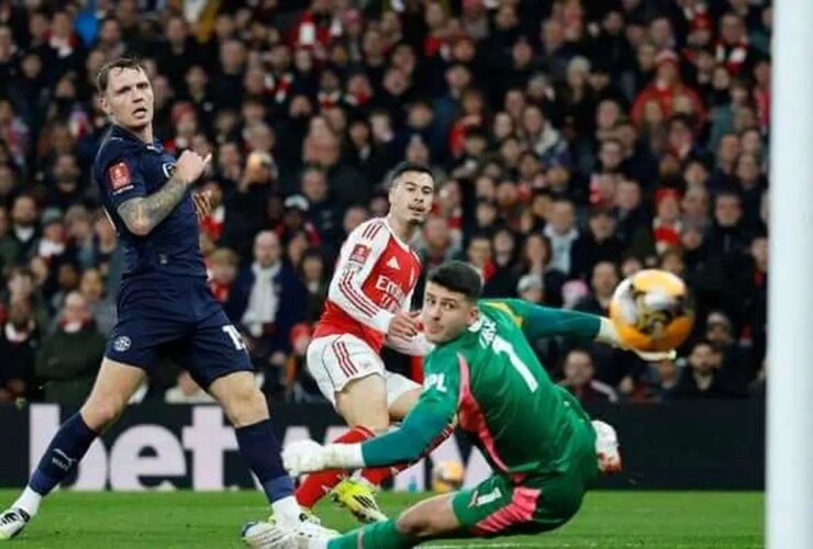 جشن گل آرسنال در یک نیمه; کوهنوردی مانند نوشیدن آب است