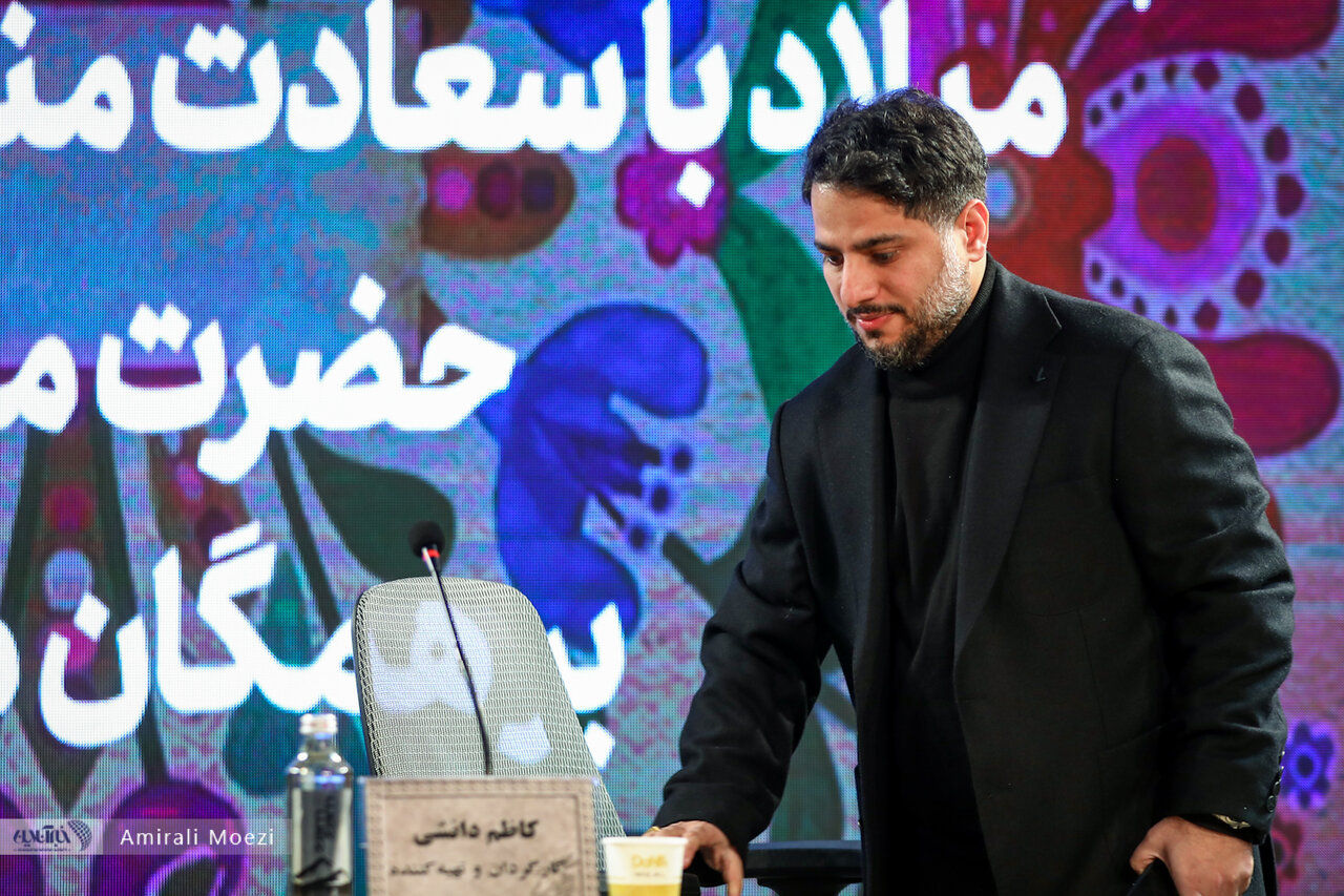 کسب اعتماد به نفس و سهیم شدن درد واقعی مهاجران با پوشیدن لباس افغانی 4 کسب اعتماد به نفس و سهیم شدن درد واقعی مهاجران با پوشیدن لباس افغانی