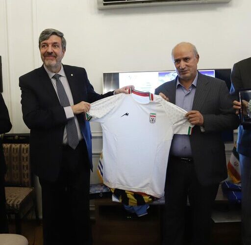 اروگوئه به دنبال بازی دوستانه با تیم ملی فوتبال ایران است؟ 41 اروگوئه به دنبال بازی دوستانه با تیم ملی فوتبال ایران است؟