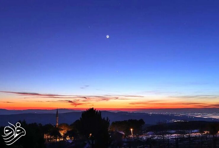 رقص ماه و سیارات در گرگ و میش زمستان