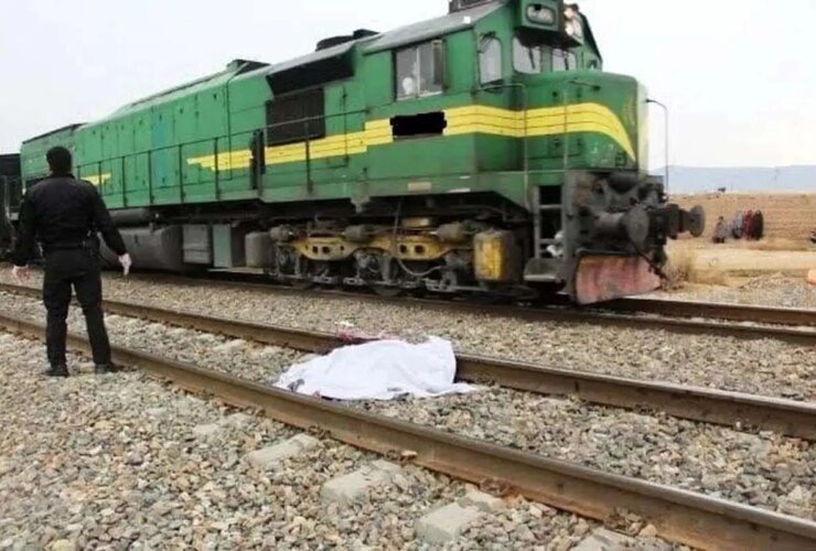 برخورد قطار با عابر پیاده در قم