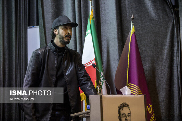 بهرام افشاری، شهاب حسینی و همایون اسعدیان به یاد جواد گنجی یکی از قربانیان تظاهرات دی ماه. 1 سخنان بهرام افشاری، شهاب حسینی و اسعدیان به یاد جواد گنجی