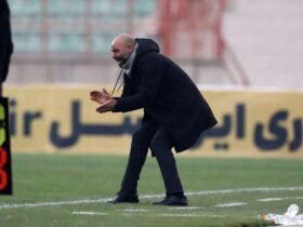 مربی ترک، دستیار سهراب در استقلال