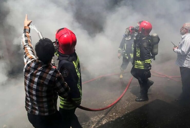 آتش سوزی در یکی از شرکت های صنعتی شهرک صنعتی آبادان 18 آتش سوزی در یکی از شرکت های صنعتی شهرک صنعتی آبادان