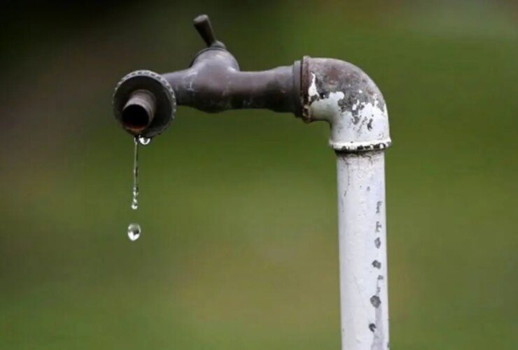 آب تهران قطع نمی شود/ یک شبه فشارش کم می شود!