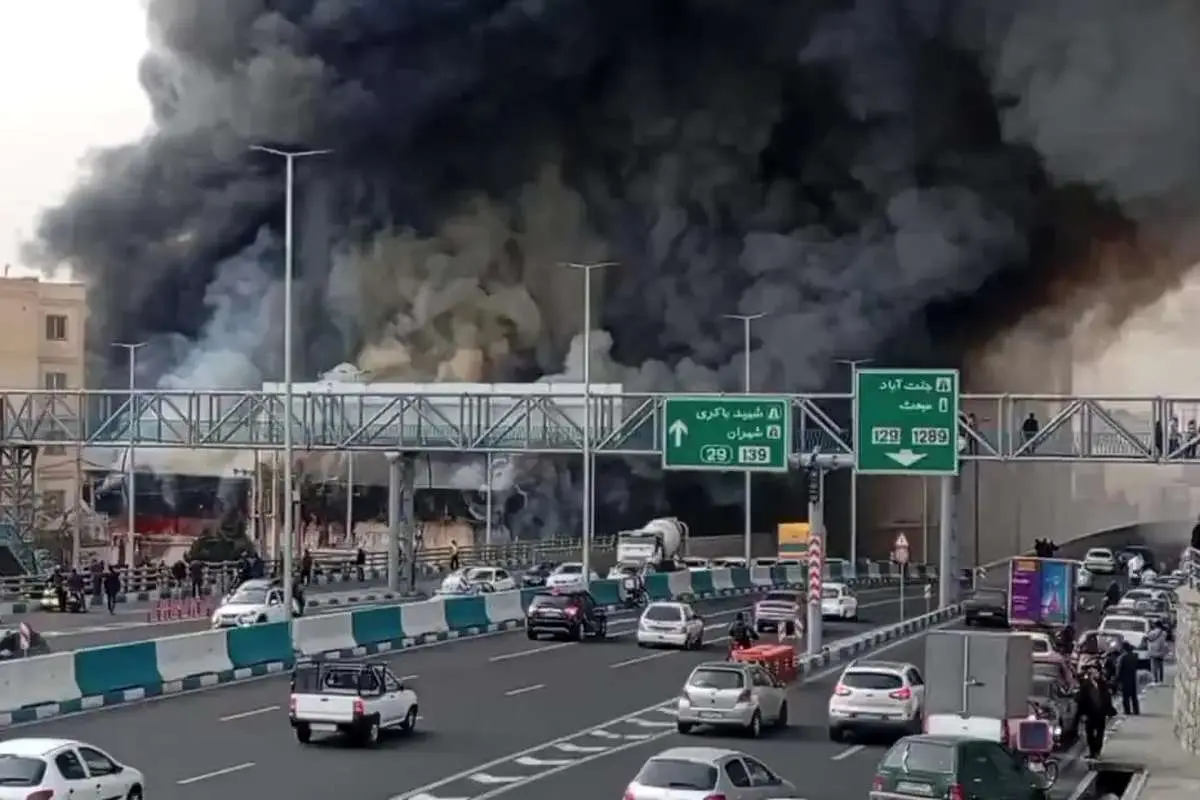 آتش سوزی در انبار الکترونیک لاله زار