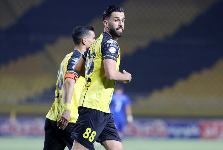 آرش رضوند; بادمن استقلال، سوپرمن سپاهان 27 آرش رضوند; بادمن استقلال، سوپرمن سپاهان