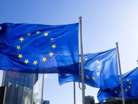 اتحادیه اروپا: از مذاکرات ایران و آمریکا استقبال می کنیم/ باید به دیپلماسی فرصت داد