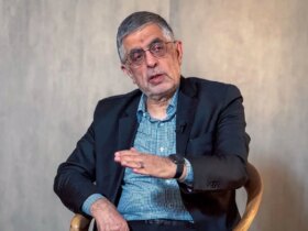 انتقاد کرباسچی از تصمیم پزشکان برای مذاکره; او نوشت که حداقل به خاطر جان و صلح مردم دستور مذاکره داده است