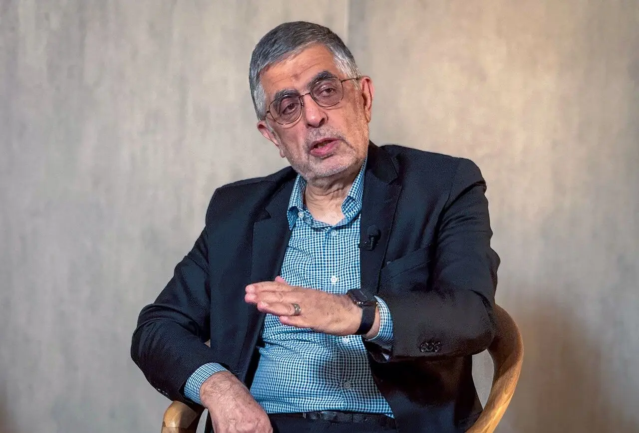 انتقاد کرباسچی از تصمیم پزشکان برای مذاکره; او نوشت که حداقل به خاطر جان و صلح مردم دستور مذاکره داده است