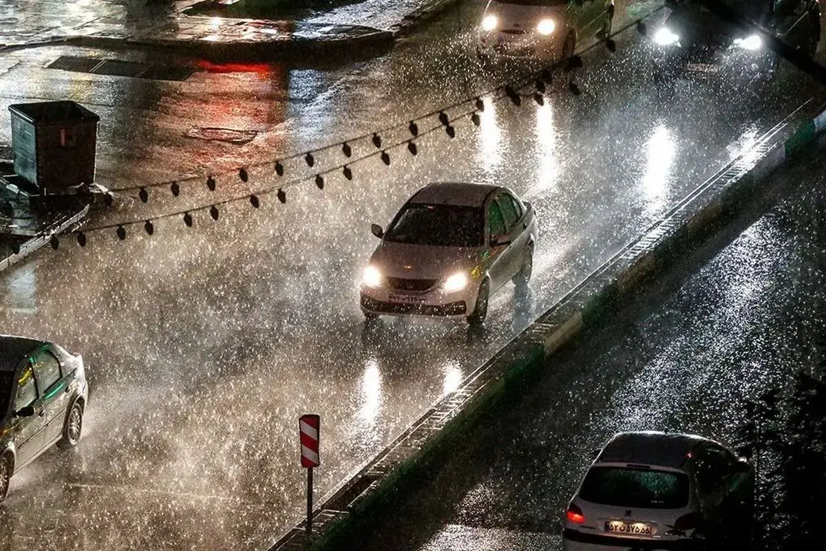 بارش برف و باران در جاده های 10 استان/ ترافیک نیمه سنگین در چند محور