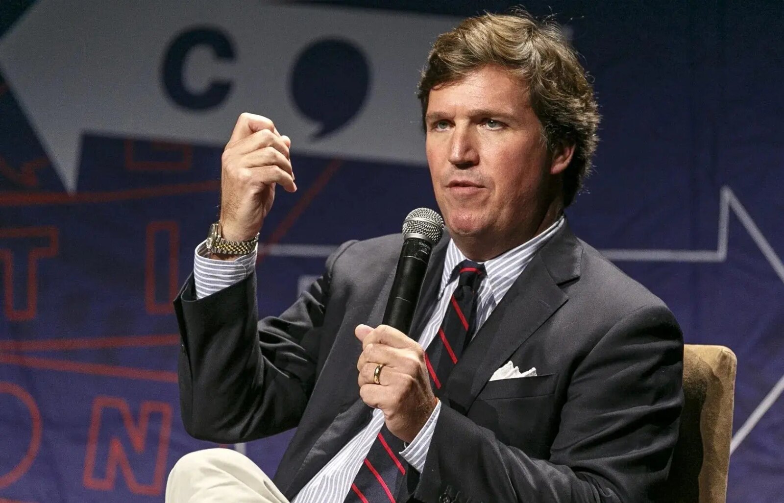 تاکر کارلسون: می ترسیدم اسرائیل هواپیمای من را با پهپاد ایرانی اشتباه بگیرد