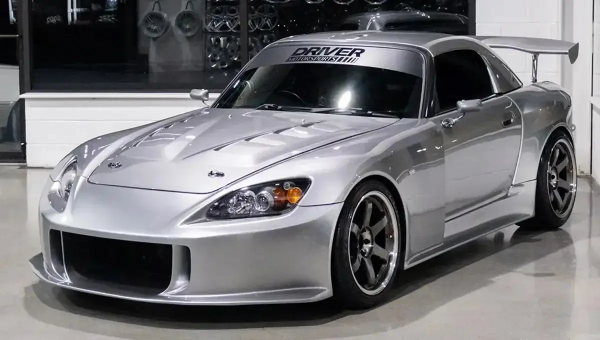 تبلیغ هیولای خیابانی ژاپنی در آمریکا؛ هوندا S2000 چقدر می ارزد؟