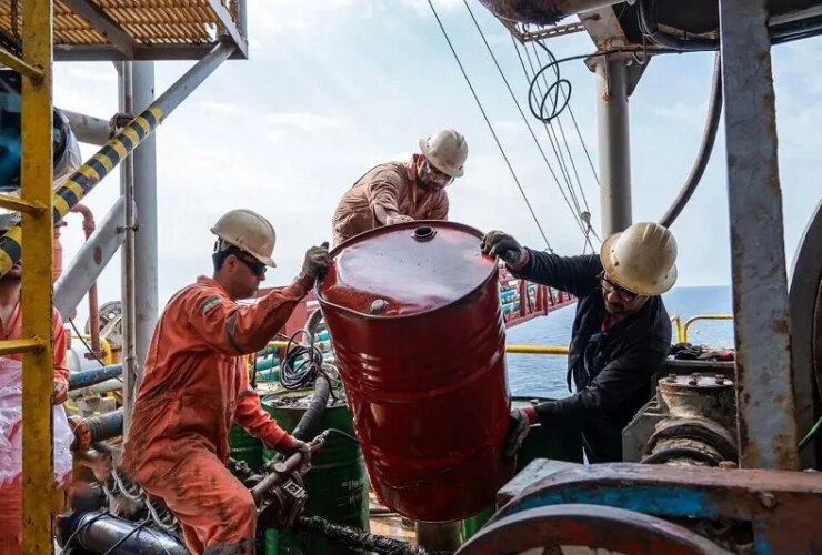 تحریم ها با درآمدهای نفتی چه کرد؟ 15 تحریم ها با درآمدهای نفتی چه کرد؟