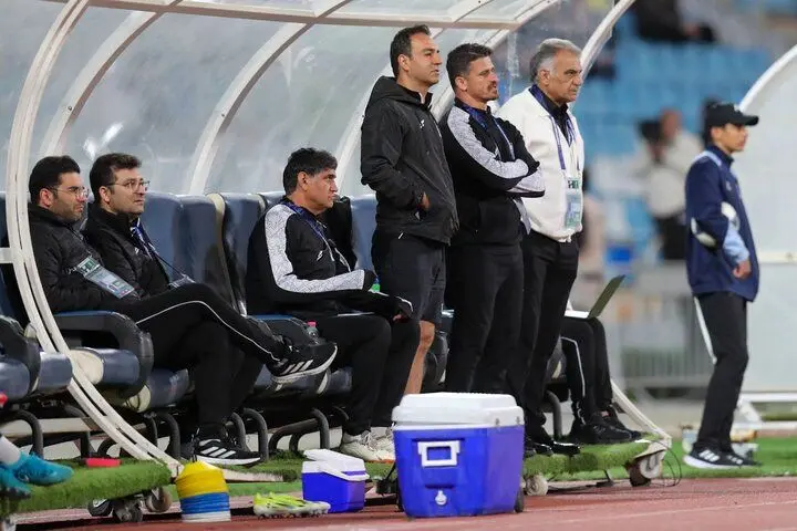 تلاش سرمربی لیگ برتری برای نشستن روی نیمکت استقلال