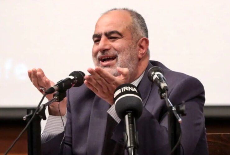 حسام الدین آشنا: مذاکره غیرمستقیم یعنی جنگ!