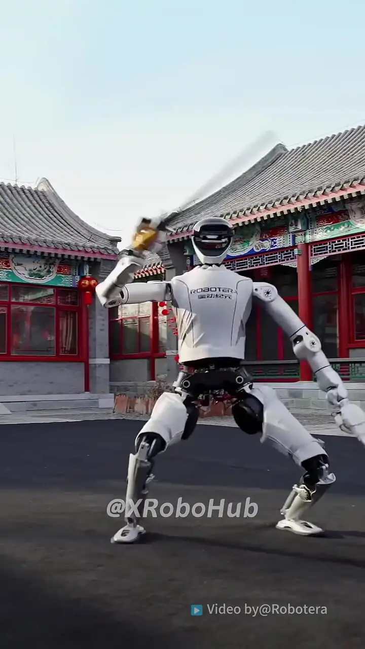 حصار باشکوه ربات انسان نما