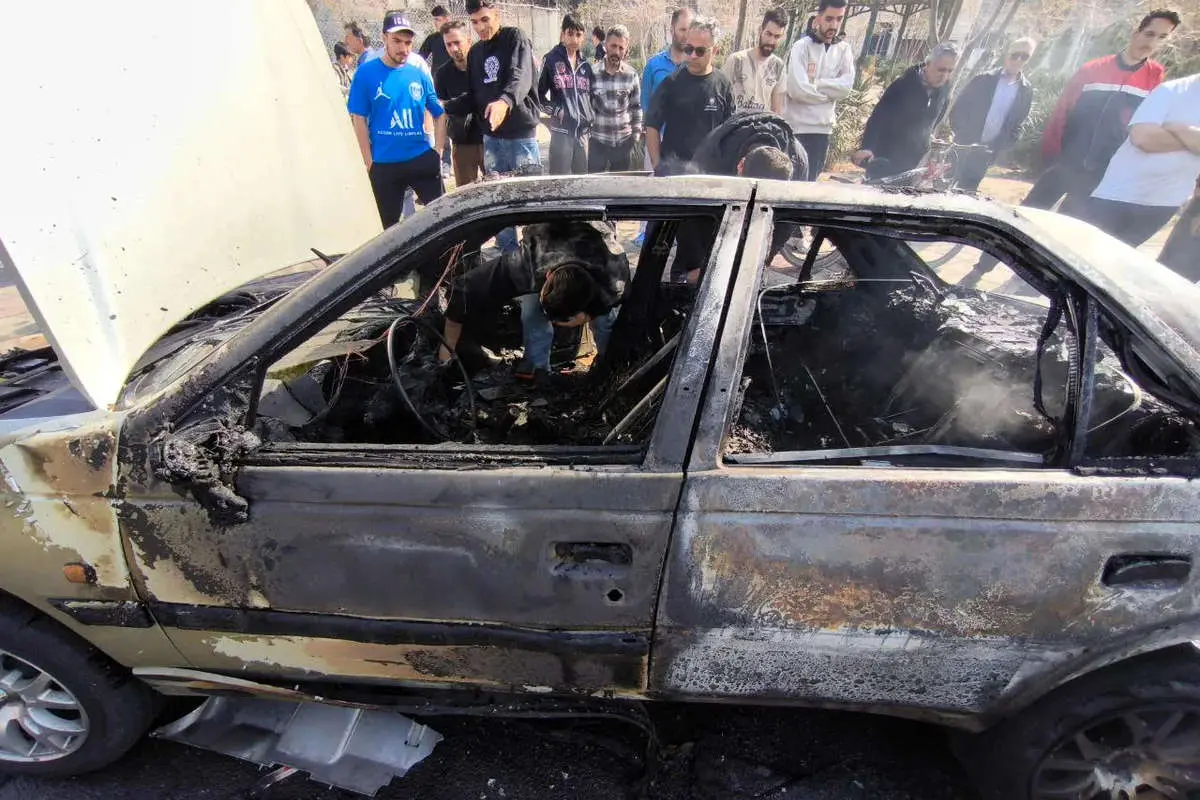 راننده حواس پرت دست به کار شد/ انفجار در خودروی پژو در اسلامشهر تهران