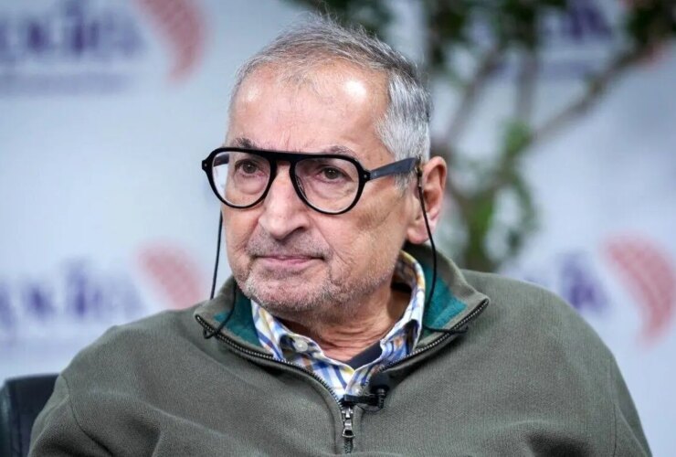 زیباکلام: ایران و آمریکا اراده دارند به توافق برسند/ جنگ ایران را نابود می کند اما به فروپاشی نظام نمی انجامد