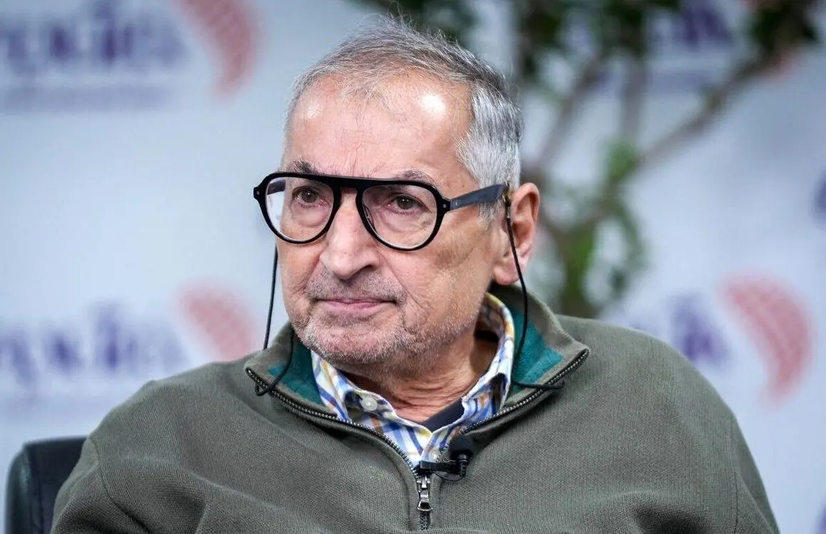 زیباکلام: ایران و آمریکا اراده دارند به توافق برسند/ جنگ ایران را نابود می کند اما به فروپاشی نظام نمی انجامد