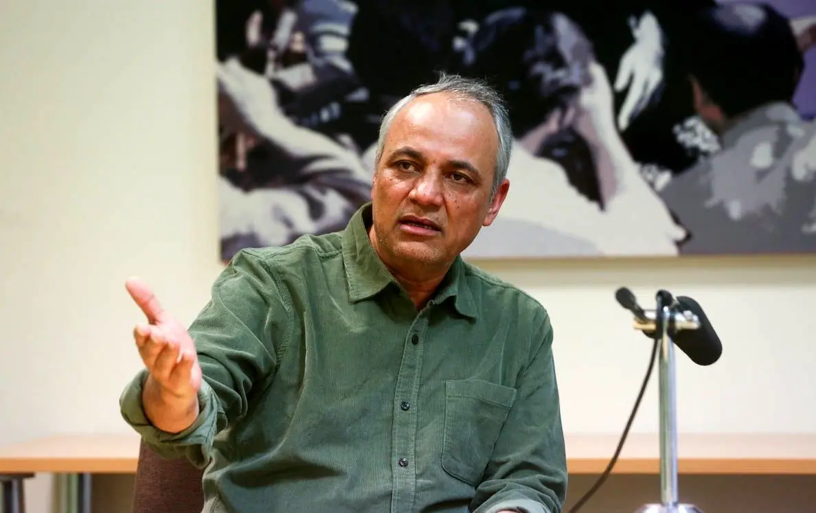 زیدآبادی: یک نفر در ساحل امن نشست و با خون جوانان دست به کار شد!