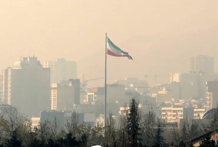 شاخص آلودگی هوای تهران امروز شنبه 25 بهمن/ نقاط قرمز روی نقشه آلودگی قابل توجه است