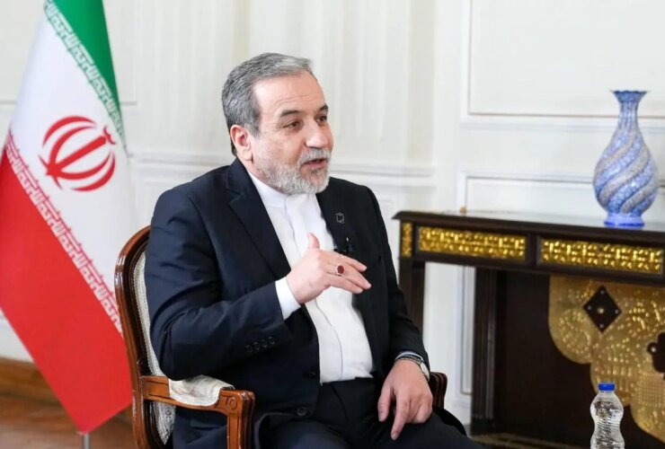 عراقچی: اگر مذاکرات شکست بخورد، آماده جنگ هستیم/منطقه وارد بازی می شود