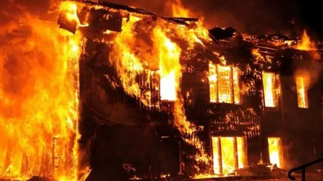 فرماندار آبادان: رعایت نکردن نکات ایمنی در حین جوشکاری منجر به آتش سوزی واحد "شمس کاوید" شد.