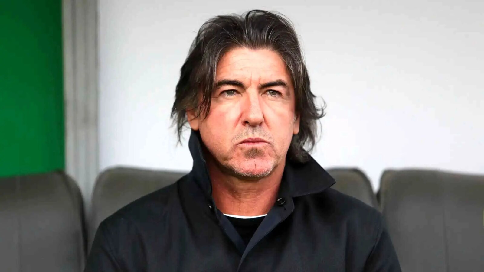 مرد پرتغالی که در قلعه حسن خان گل ویژه را زد. آیا ساپینتو با جادوی غریبه ها مخالف است؟