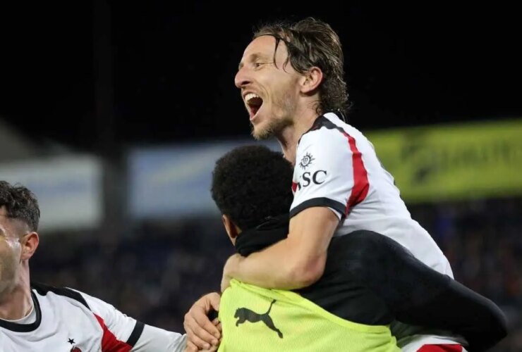 مودریچ، سومین گلزن مسن تاریخ سری آ؛ عملکرد تیم های قهرمان