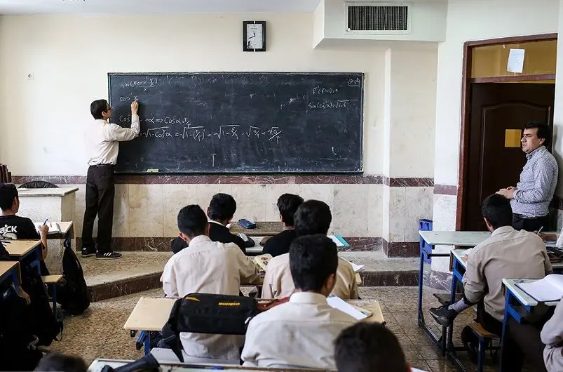 نارضایتی معلم به خط قرمز رسیده است!