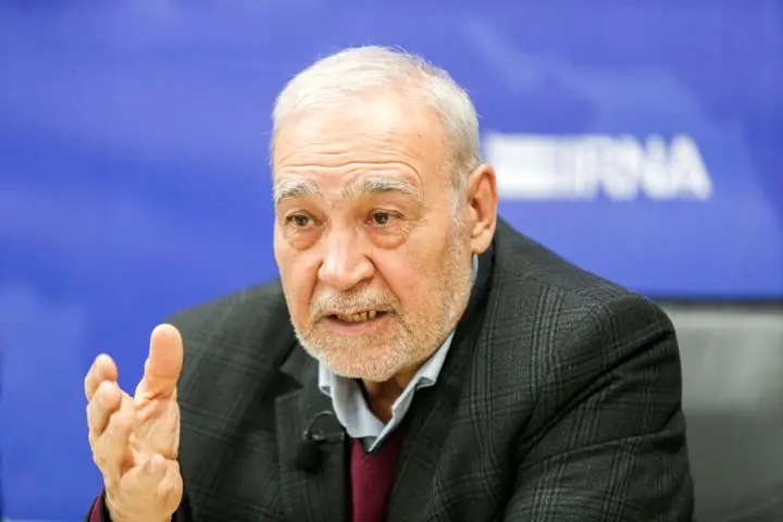 نعمت الله ایزدی سفیر سابق ایران: هر درگیری نظامی باید در نهایت به میز مذاکره بازگردد. 1 نعمت الله ایزدی سفیر سابق ایران: هر درگیری نظامی باید در نهایت به میز مذاکره بازگردد.