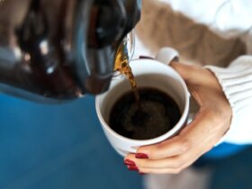 هشدار در مورد نوشیدن قهوه قبل از غذا