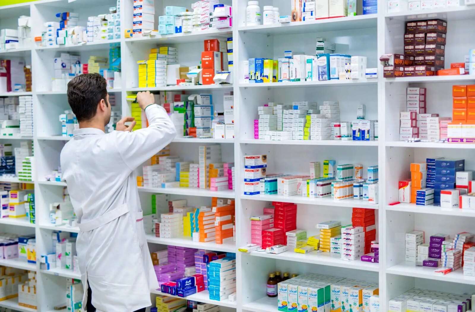 هشدار کمبود نقدینگی در زنجیره تامین دارویی/پاکسازی قفسه های دارو