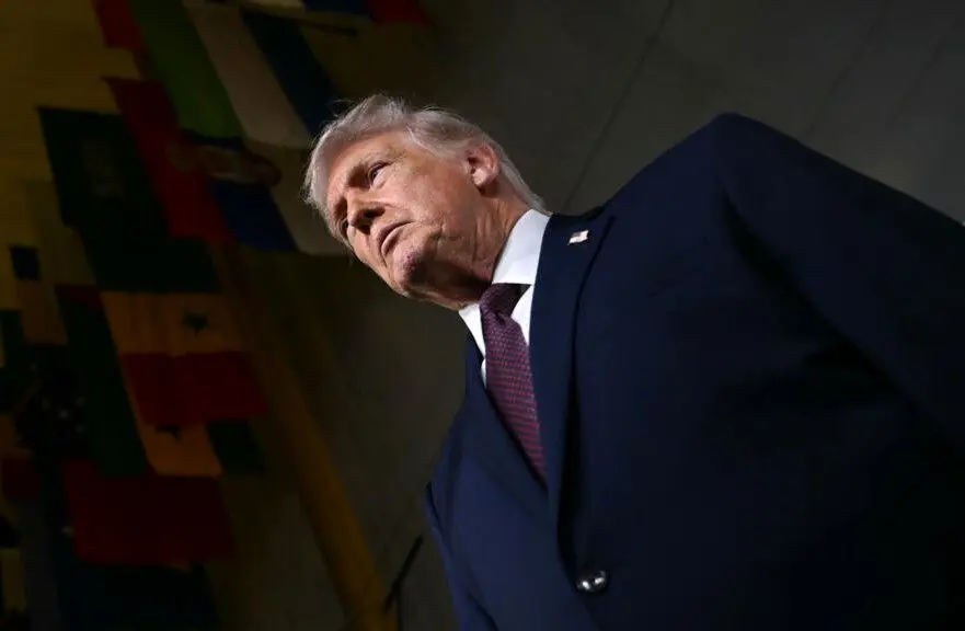 واکنش ترامپ به انتشار ویدئوی نژادپرستانه اوباما و همسرش: اشتباه دستیاران بود، عذرخواهی نمی کنم