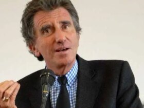 وزیر سابق فرهنگ فرانسه چشمان خود را به پرونده اپشتاین باز کرد