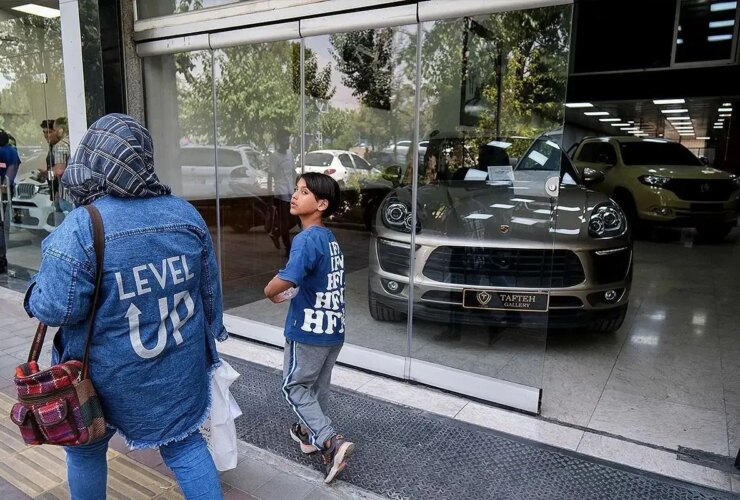وضعیت عجیب خودروسازان داخلی; تحویل خودرو معیوب!