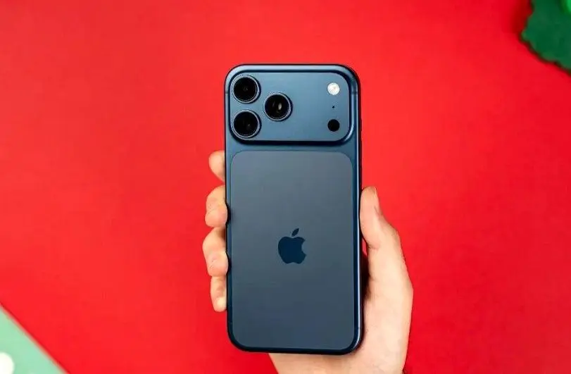 پنجشنبه 25 بهمن 1404/ قیمت آیفون 17 پرو سامسونگ، شیائومی و آیفون امروز چقدر است؟