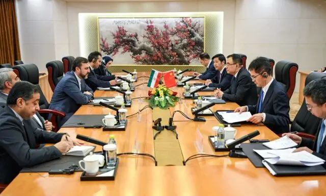 پکن بر حق مشروع ایران برای برنامه هسته ای تاکید می کند