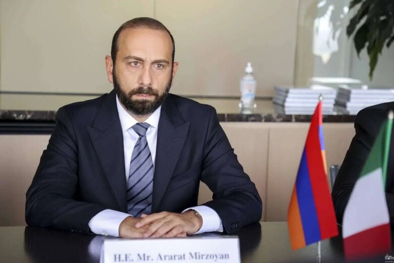 گفتگوی تلفنی سید عباس عراقچی با همتای ارمنی خود در خصوص تحولات ایران و منطقه