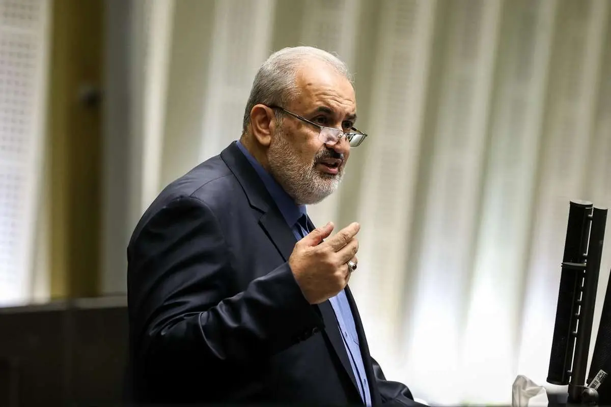 وزیر نیرو: تاسیسات آب و برق آسیب دید