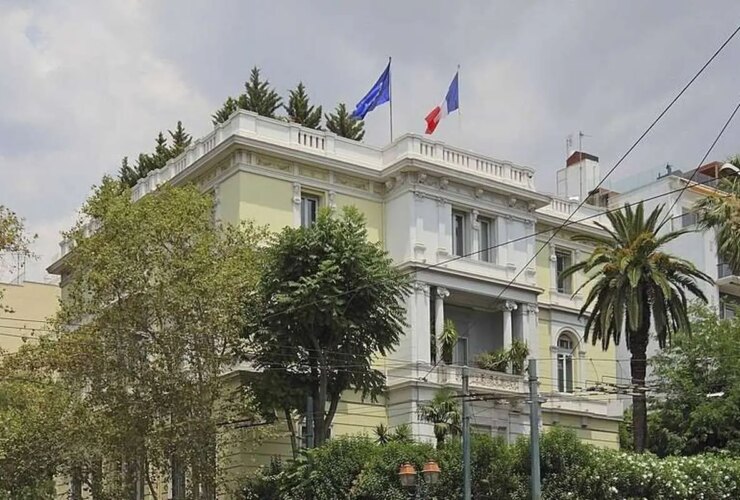 سفارت فرانسه در ایران: استقرار تجهیزات آمریکایی در پایگاه های ما در خاورمیانه اشتباه است