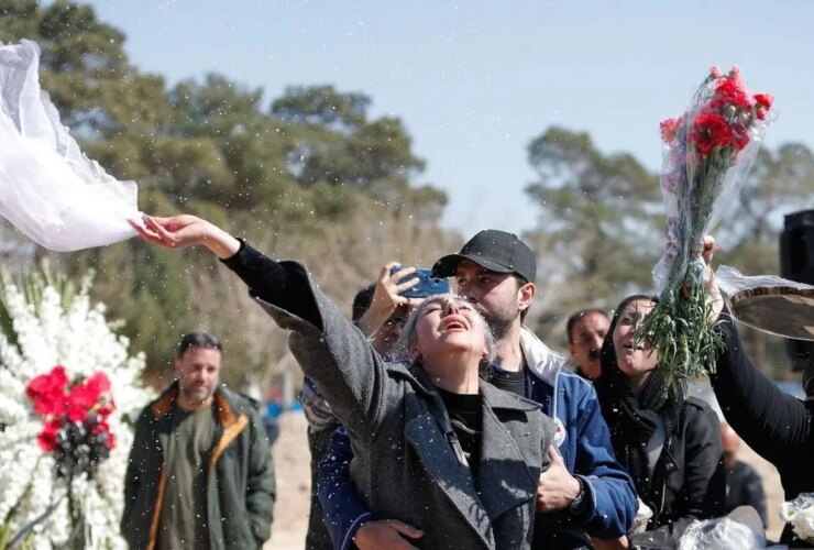 تصاویر; حال و هوای غم انگیز آهنگ 42