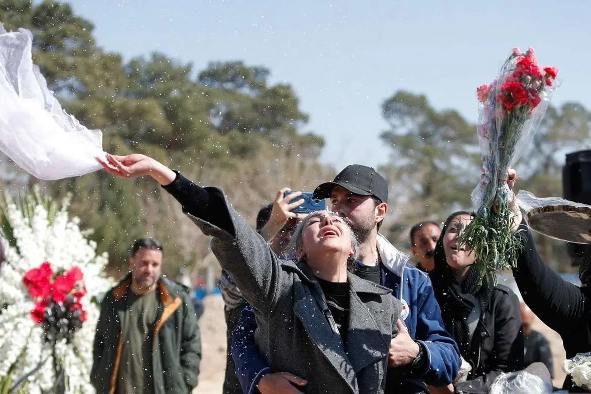 تصاویر; حال و هوای غم انگیز آهنگ 42