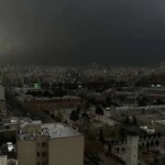 تصاویر; آسمان تاریک تهران/تاریکی ناشی از ترکیب دود و ابر است